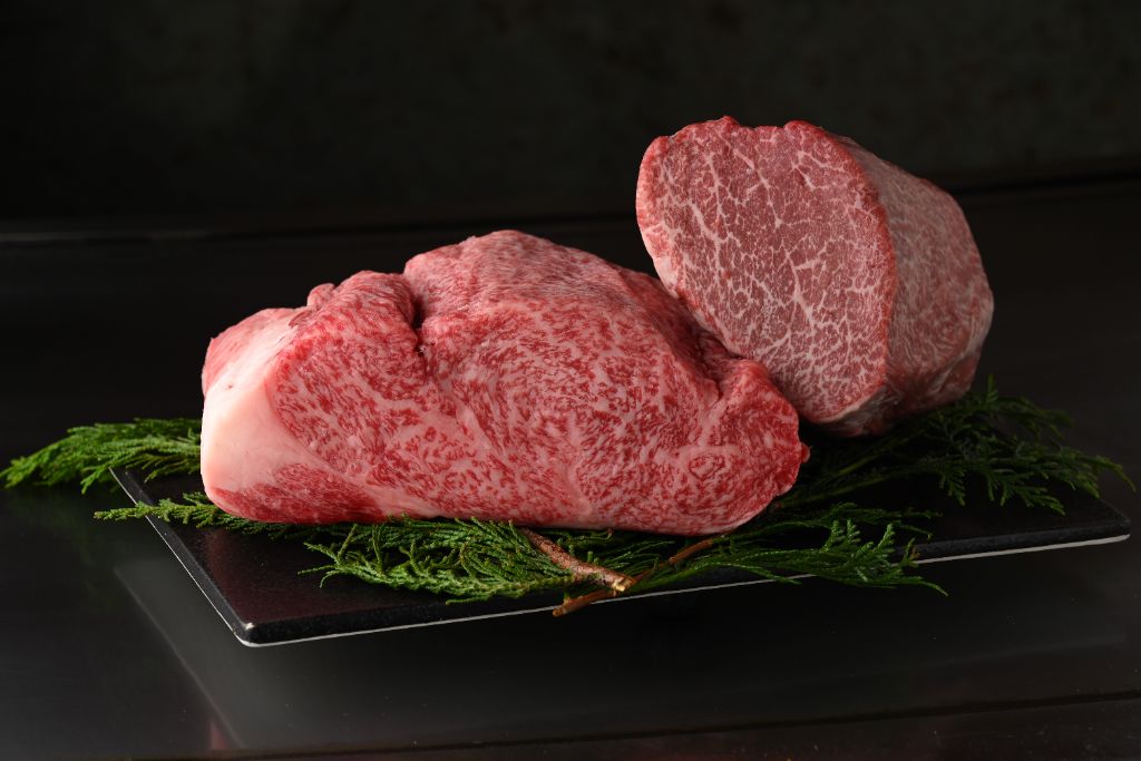 厳選黒毛和牛の霜降り肉塊